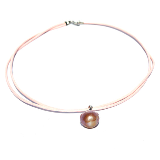 Trendy Suede Necklace with Baroque Pearl - Pink/Pink